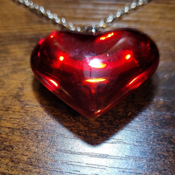 Valentine Red Heart 1.5" Pendant Necklace - Picture 8 of 13